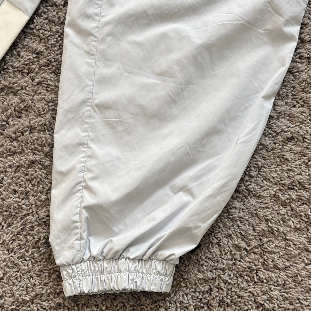 Nike Women's Light Gray Joggers - Picture 4 of 14